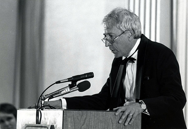 Tomas Tranströmer delivering his acceptance speech for the Neustadt Prize.